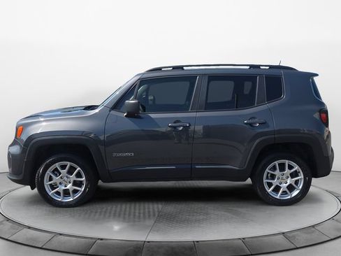 Used 2022 Jeep Renegade Latitude AWD/4WD image 2