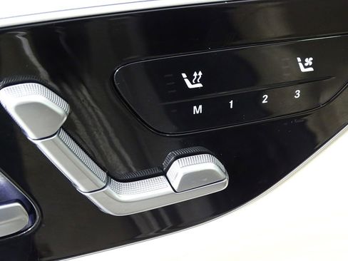 Used 2023 Mercedes-Benz C 300 Sedan image 19