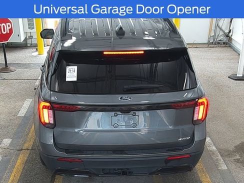 Used 2025 Ford Explorer ST-Line w/ ST-Line Street Pack AWD/4WD image 8