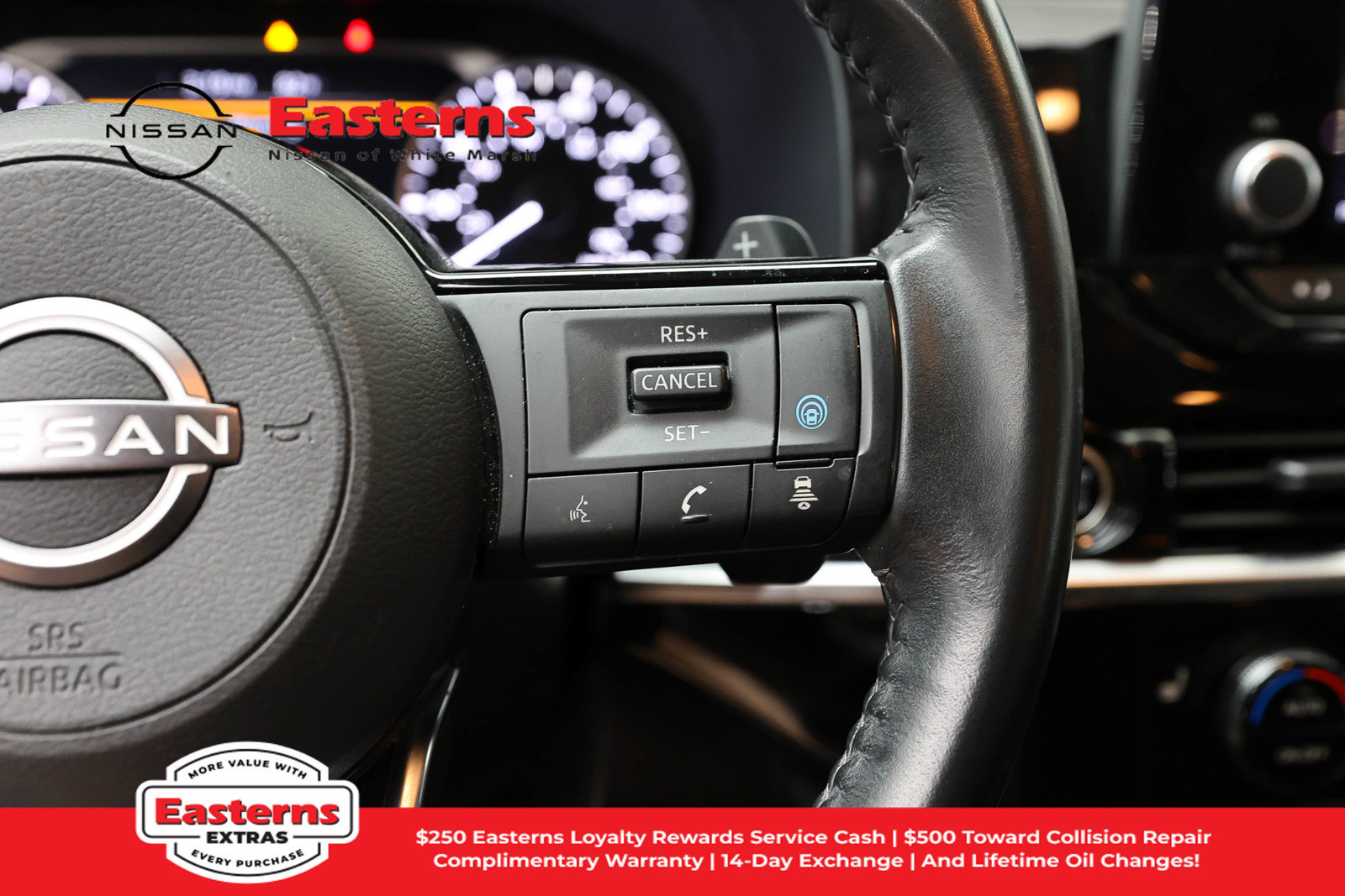Used 2023 Nissan Pathfinder SV AWD/4WD image 16