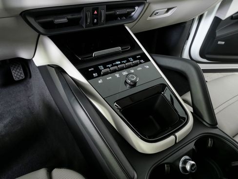 New 2026 Porsche Cayenne AWD/4WD image 19