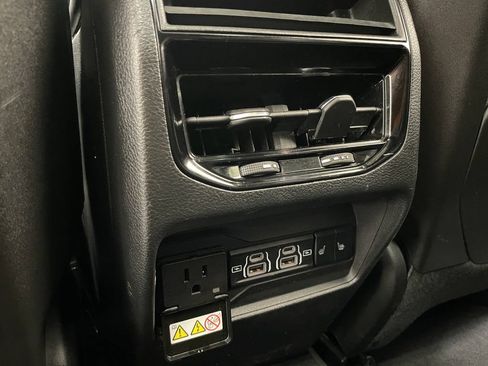 Used 2025 Jeep Grand Cherokee Limited w/ Black Appearance Package AWD/4WD image 14
