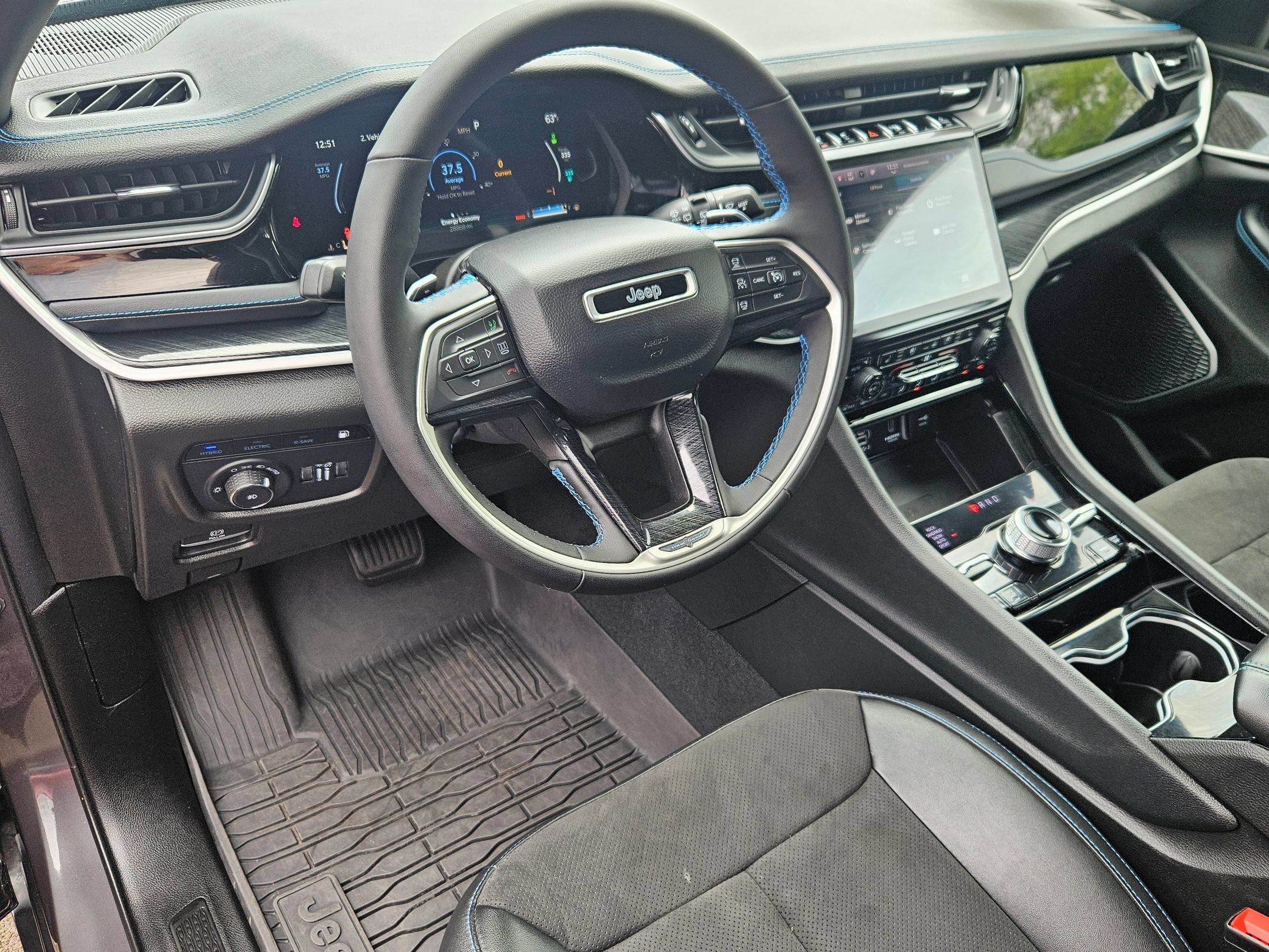 Used 2023 Jeep Grand Cherokee Trailhawk w/ Advanced Protech Group II AWD/4WD image 12