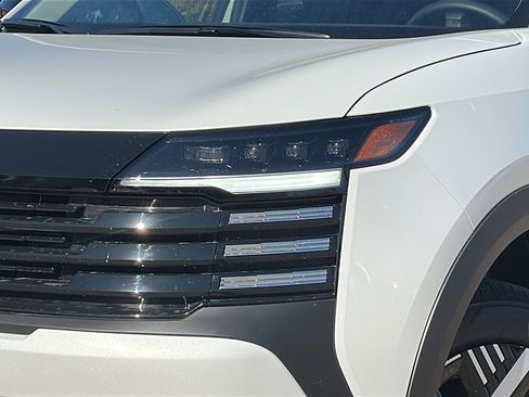 New 2026 Nissan Kicks SV w/ Charging Package image 4