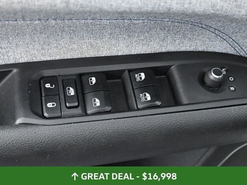 Used 2023 Jeep Compass Latitude image 27