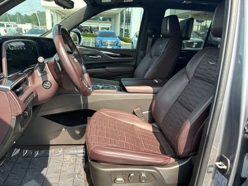Used 2022 Cadillac Escalade Premium Luxury Platinum AWD/4WD image 18