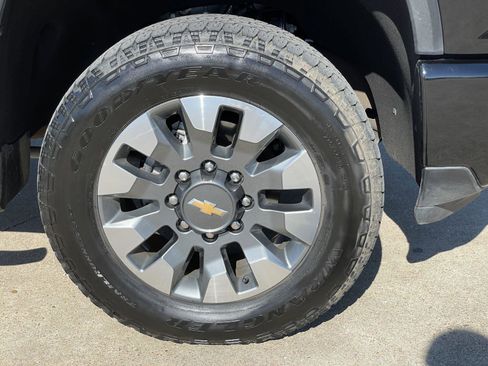 Used 2024 Chevrolet Silverado 2500 Custom w/ Custom Value Package image 51