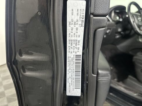 Used 2018 Jeep Grand Cherokee Altitude AWD/4WD image 34