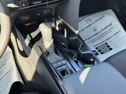 Used 2025 Toyota Camry LE FWD image 27