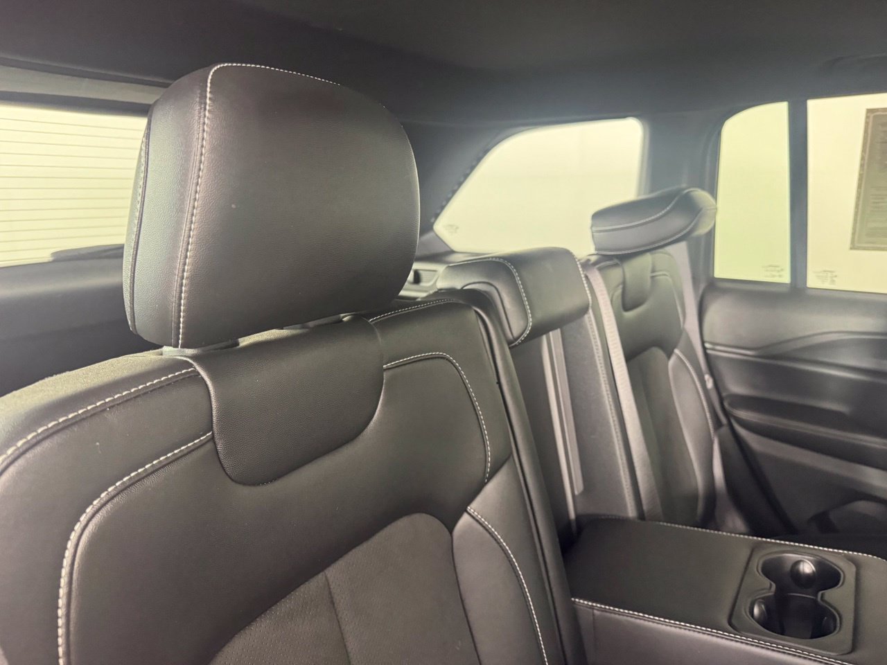 Used 2023 Jeep Grand Cherokee Altitude AWD/4WD image 27