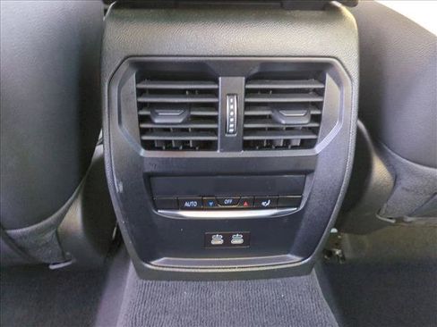 Certified 2025 BMW 330i Sedan w/ Convenience Package RWD image 18