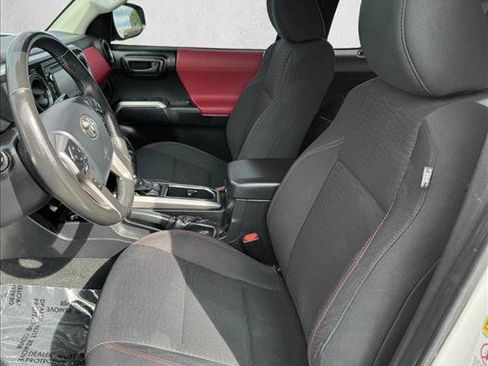 Used 2017 Toyota Tacoma SR5 w/ SR5 Appearance Package (SM) image 10