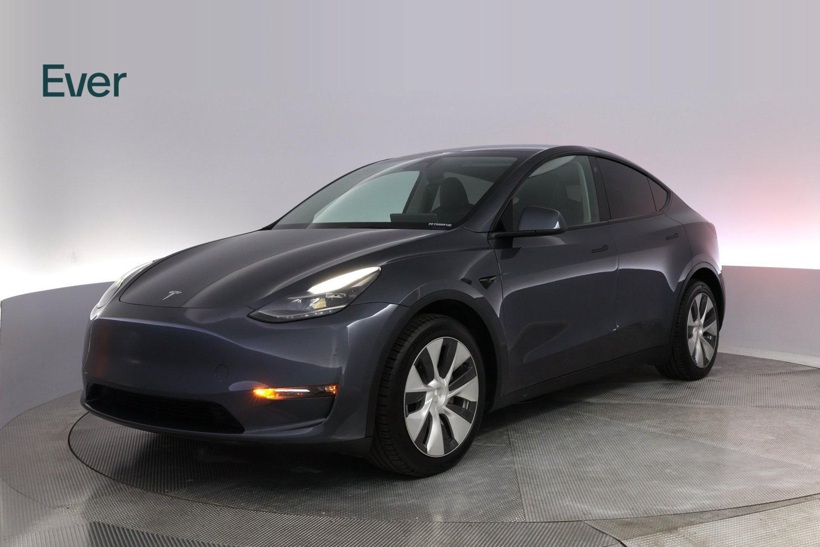 Used 2023 Tesla Model Y Long Range AWD/4WD image 2