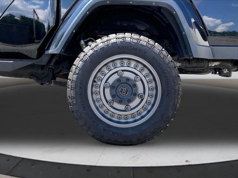 Used 2023 Jeep Gladiator Overland AWD/4WD image 35