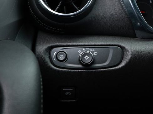 Used 2025 Chevrolet Blazer LT FWD image 15