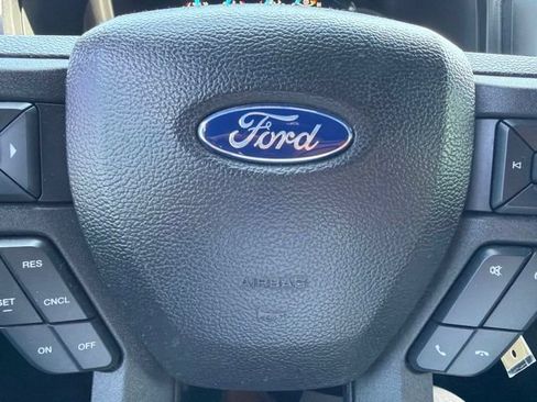 Used 2019 Ford F150 XLT w/ Equipment Group 302A Luxury AWD/4WD image 15