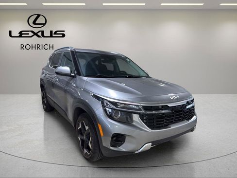 Used 2024 Kia Seltos EX image 3