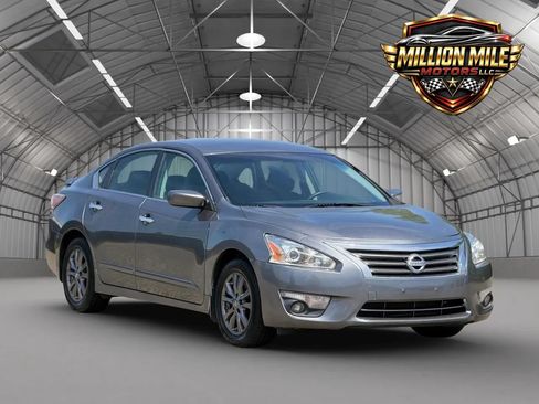 Used 2015 Nissan Altima 2.5 S w/ Special Edition Package FWD image 1