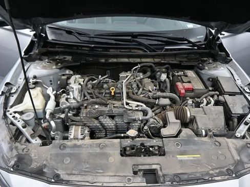 Used 2024 Nissan Altima 2.5 SR FWD image 12