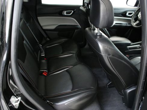 Used 2023 Jeep Compass Limited AWD/4WD image 23