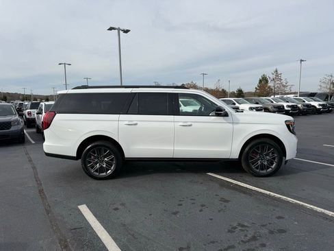 New 2025 Ford Expedition Max Platinum w/ Stealth Performance Package image 9
