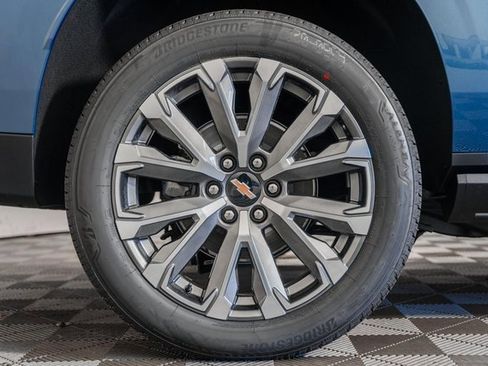 New 2026 Chevrolet Suburban High Country image 22