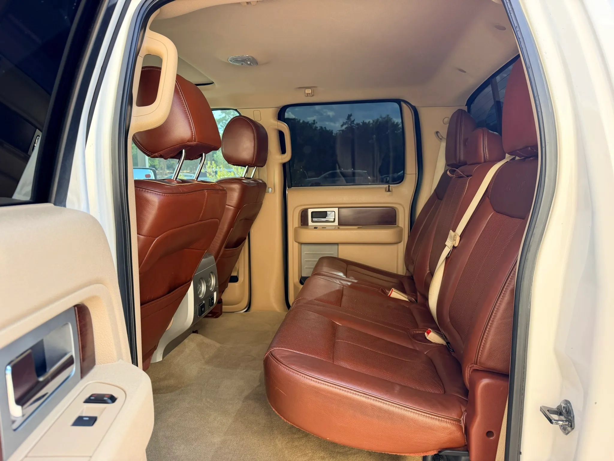 Used 2013 Ford F150 King Ranch w/ King Ranch Luxury Pkg AWD/4WD image 11