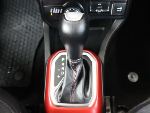 Used 2018 Jeep Renegade Trailhawk AWD/4WD image 36