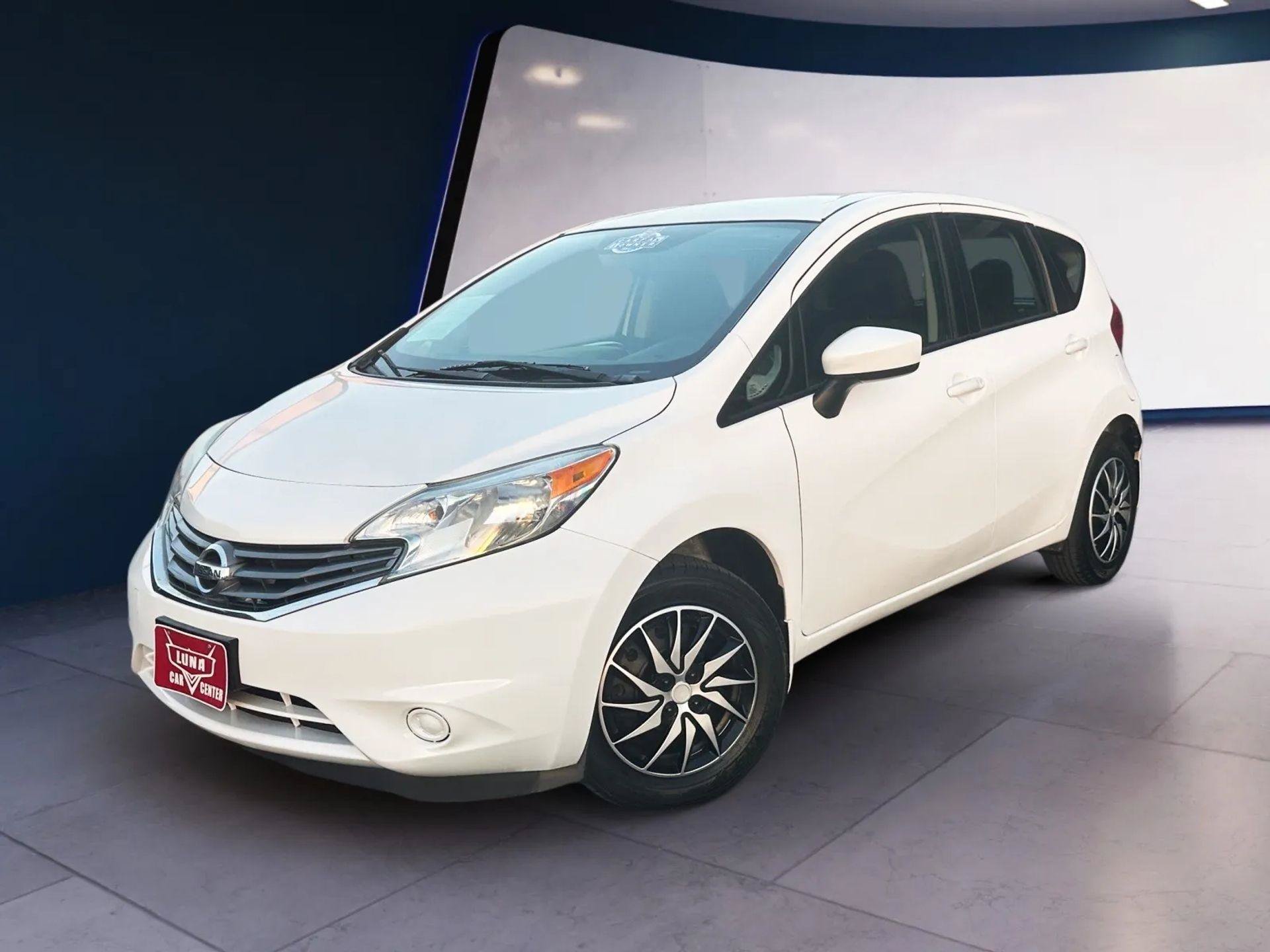 Used 2016 Nissan Versa Note SV FWD image 1