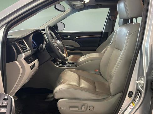 Used 2015 Toyota Highlander Limited image 11
