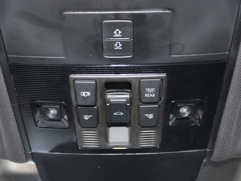 Used 2024 Volkswagen Tiguan SE R-Line AWD/4WD image 24