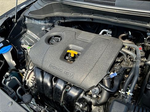 Used 2025 Kia Soul LX w/ LX Technology Package FWD image 30