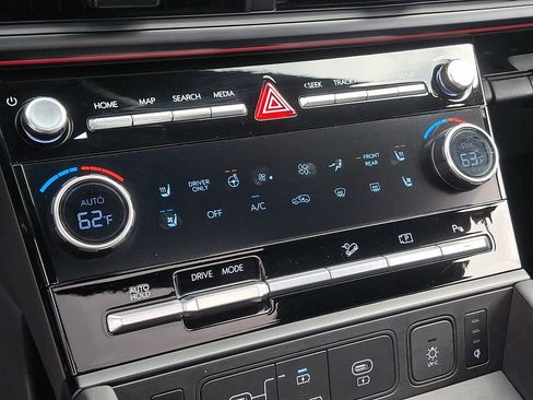 Used 2025 Hyundai Santa Fe Calligraphy FWD image 16
