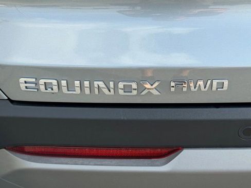 New 2026 Chevrolet Equinox LT w/ Convenience Package II AWD/4WD image 19