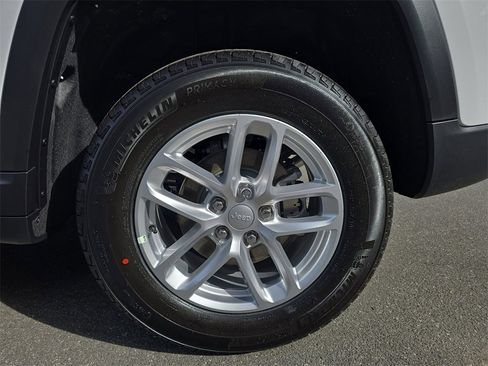 New 2025 Jeep Grand Cherokee Laredo X image 34