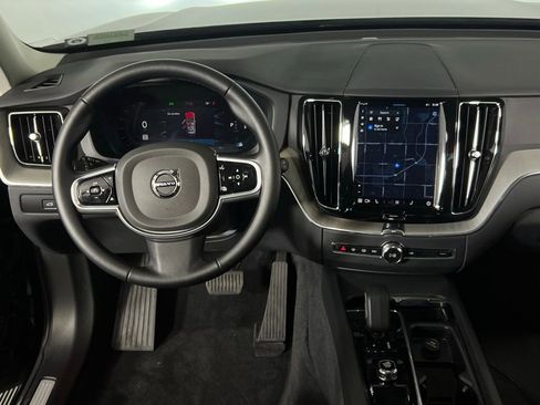 Used 2025 Volvo XC60 B5 Plus image 13