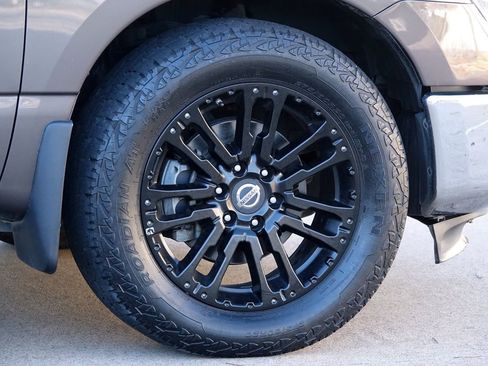 Used 2017 Nissan Titan SL w/ SL Towing Convenience Package image 29