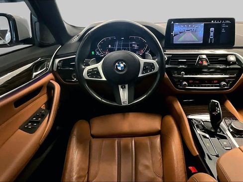 Used 2023 BMW 530i w/ M Sport Package RWD image 5