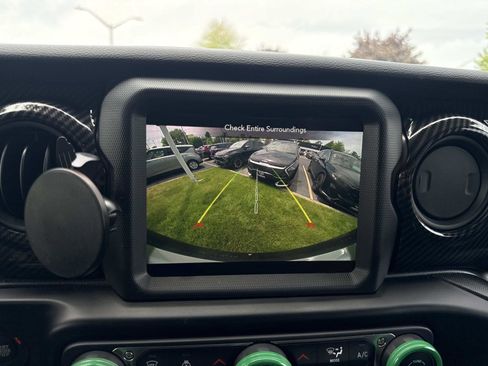 Used 2022 Jeep Wrangler Unlimited Sport w/ Sun And Sound Package AWD/4WD image 21