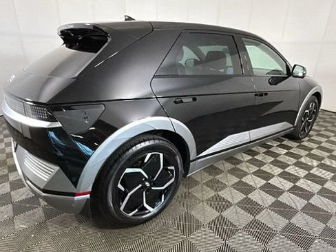 Used 2024 Hyundai Ioniq 5 Limited RWD image 2