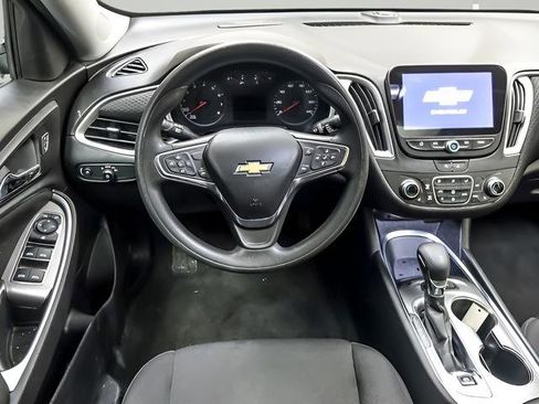 Used 2024 Chevrolet Malibu LT FWD image 13