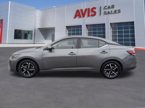 Used 2025 Nissan Sentra SV FWD image 2