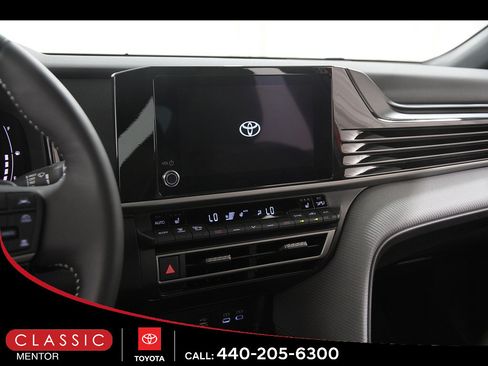 Used 2026 Toyota Camry SE w/ Convenience Package FWD image 9