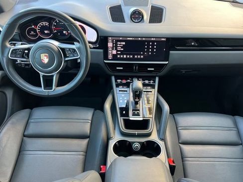 Used 2021 Porsche Cayenne AWD/4WD image 15