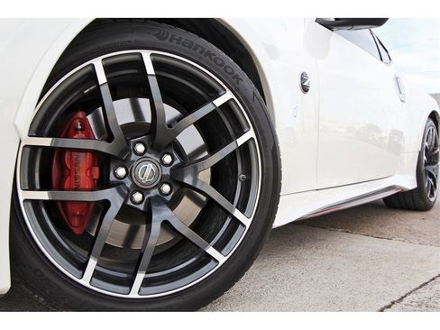 Used 2017 Nissan 370Z NISMO image 24