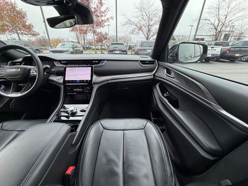 Certified 2023 Jeep Grand Cherokee L Overland image 19