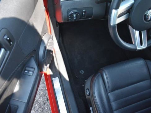 Used 2006 Ford Mustang GT image 37