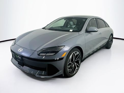 Used 2023 Hyundai Ioniq 6 SEL RWD image 3