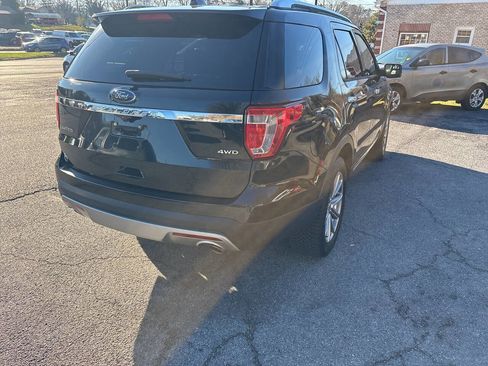 Used 2017 Ford Explorer Limited image 11