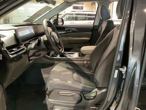 New 2026 Kia Carnival LX image 9